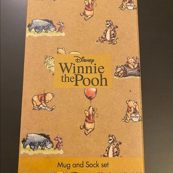 NWT Disney Winnie the Pooh Mug & Sock - Picture 3 of 6